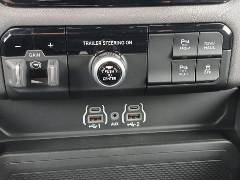 Used 2025 RAM 1500 Big Horn image 24