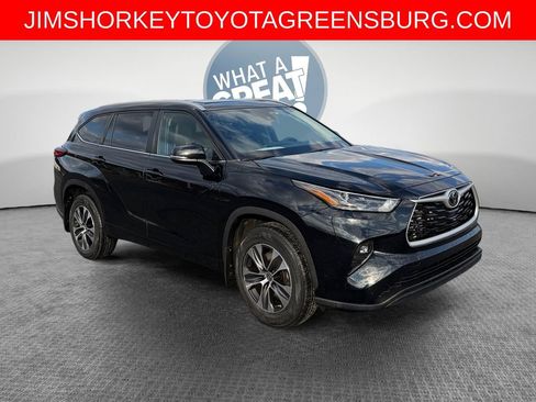 Used 2023 Toyota Highlander XLE AWD/4WD image 1