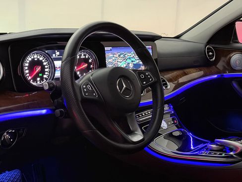 Used 2018 Mercedes-Benz E 300 4MATIC w/ Premium 1 Package image 19