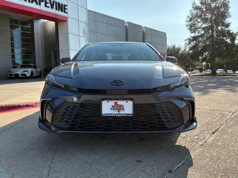 New 2026 Toyota Camry SE FWD image 3