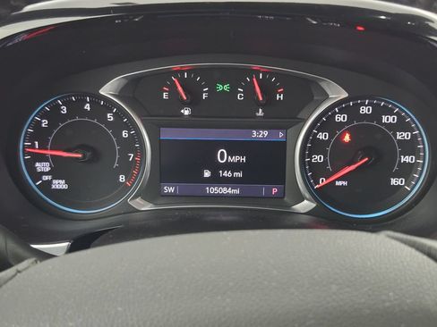 Used 2022 Chevrolet Traverse LT FWD image 17