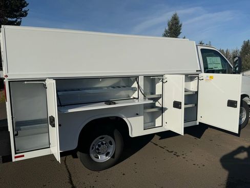 New 2024 Chevrolet Express 3500 w/ Power Convenience Package image 9