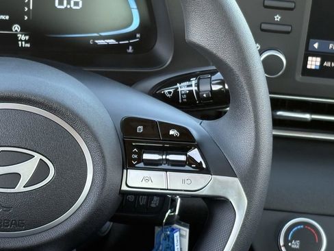 New 2025 Hyundai Elantra SE image 14