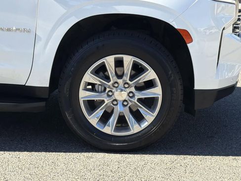 Used 2023 Chevrolet Suburban Premier image 39