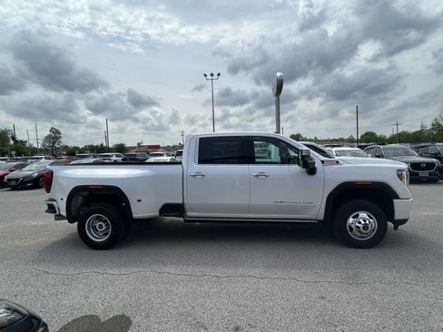 Used 2022 GMC Sierra 3500 Denali w/ Denali Ultimate Package image 3