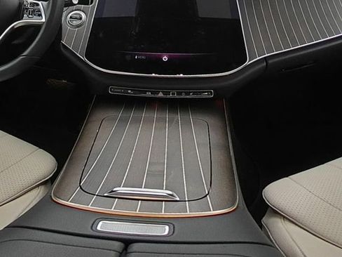 Used 2025 Mercedes-Benz E 450 4MATIC Sedan image 25