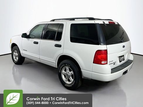 Used 2004 Ford Explorer XLT image 11