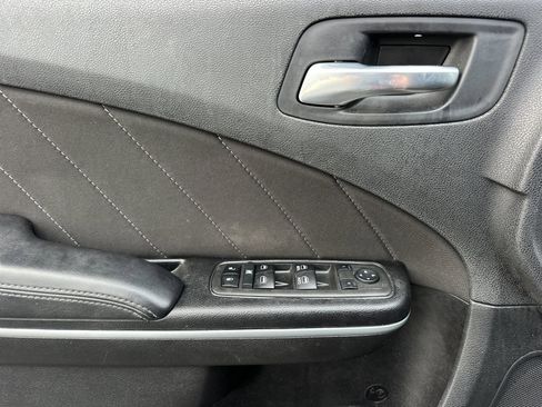 Used 2022 Dodge Charger SXT image 10