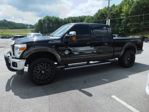 Used 2016 Ford F250 Lariat w/ Lariat Ultimate Package AWD/4WD image 6
