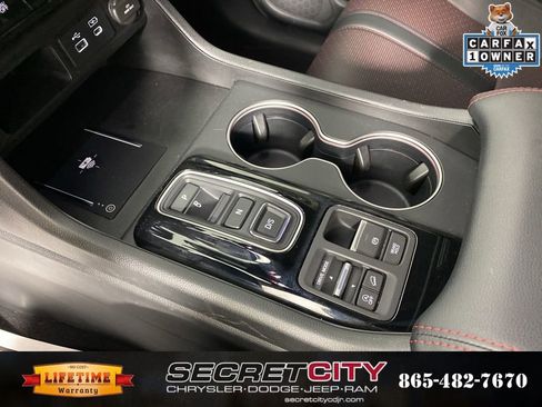 Used 2025 Honda Pilot Black Edition image 23