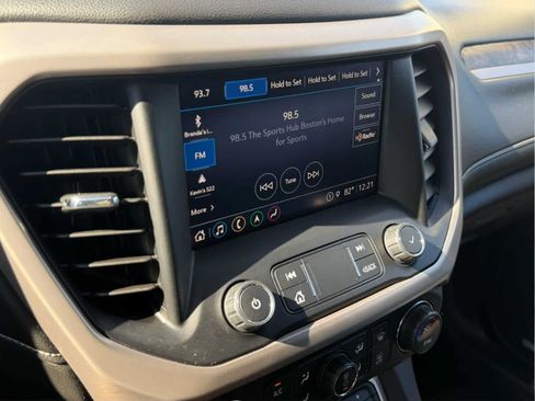 Used 2021 GMC Acadia Denali w/ Denali Ultimate Package image 8