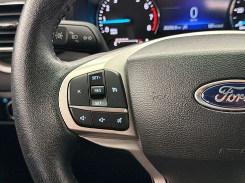 Used 2023 Ford Explorer XLT w/ Equipment Group 202A RWD image 17