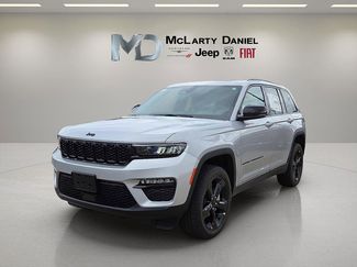 New 2025 Jeep Grand Cherokee Limited w/ Black Appearance Package AWD/4WD video 2