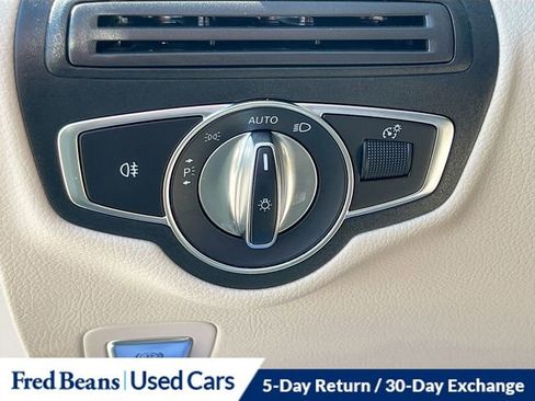 Used 2020 Mercedes-Benz GLC 300 4MATIC image 11