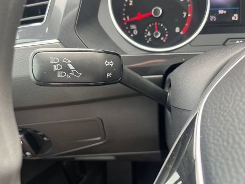 Used 2018 Volkswagen Tiguan S FWD image 16