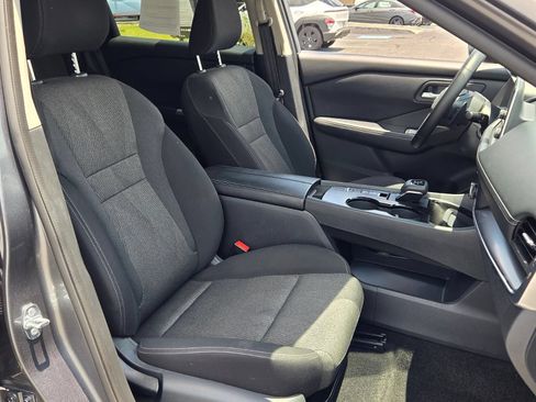 Used 2025 Nissan Rogue SV FWD image 16