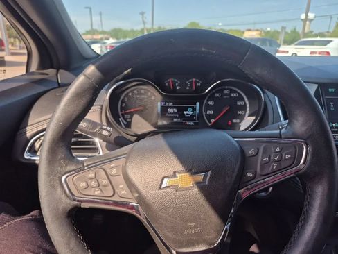 Used 2017 Chevrolet Cruze Premier FWD image 32