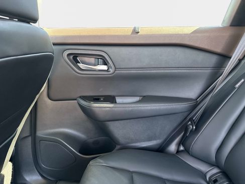 Used 2023 Nissan Rogue SV w/ SV Premium B Package FWD image 16