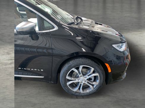 New 2026 Chrysler Pacifica Pinnacle image 23