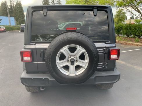 Used 2023 Jeep Wrangler Sport AWD/4WD image 3