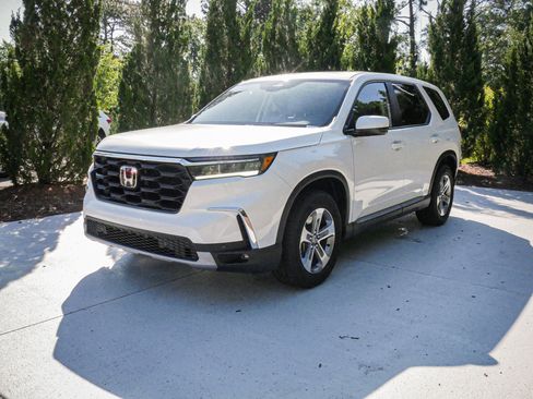 Used 2025 Honda Pilot EX-L image 5