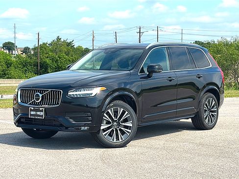 Used 2022 Volvo XC90 T5 Momentum w/ Protection Package Premier FWD image 2