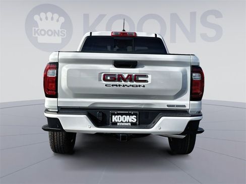 New 2026 GMC Canyon Elevation image 5