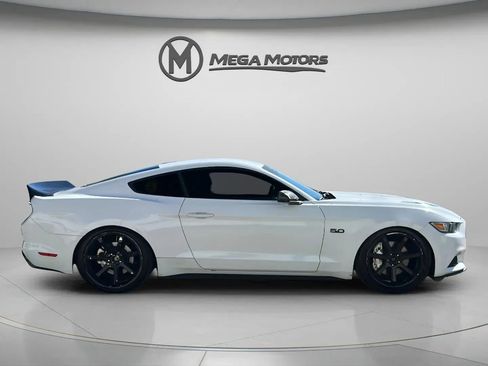 Used 2016 Ford Mustang GT image 9
