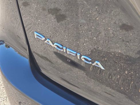 Certified 2024 Chrysler Pacifica Touring-L image 12
