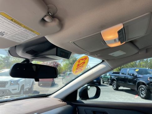 Used 2023 Nissan Rogue S image 22