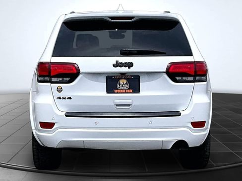 Used 2020 Jeep Grand Cherokee Altitude AWD/4WD image 5