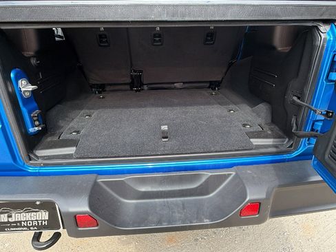 Used 2024 Jeep Wrangler Sahara image 13