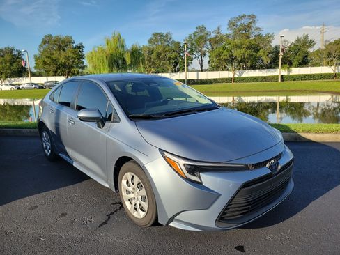 Used 2023 Toyota Corolla LE FWD image 6