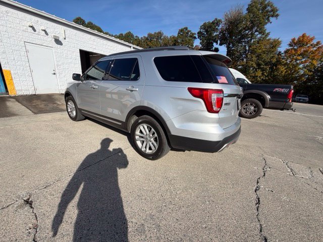 Used 2016 Ford Explorer XLT FWD image 9