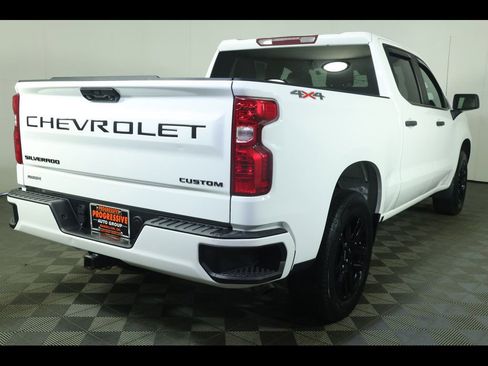 Used 2022 Chevrolet Silverado 1500 Custom w/ LPO, Dark Essentials Package image 10