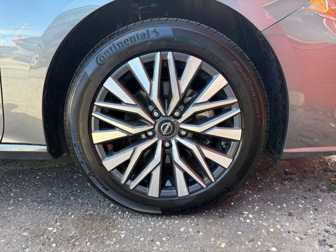 Used 2025 Nissan Altima 2.5 SV image 30