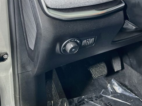 Used 2022 Jeep Compass Latitude AWD/4WD image 10