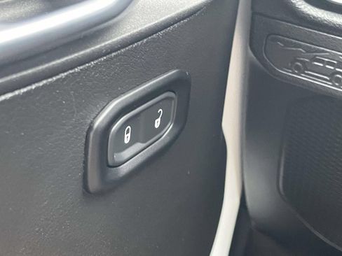 Used 2024 Jeep Wrangler Unlimited Sport AWD/4WD image 19