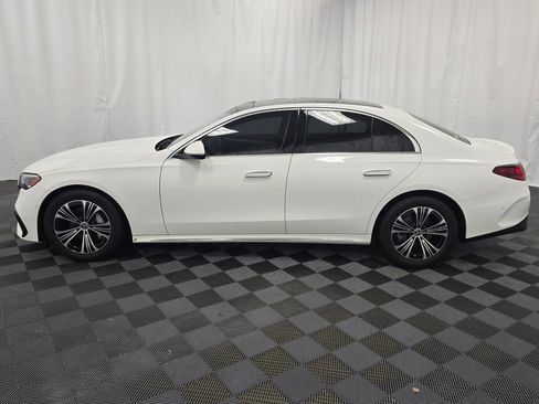 Used 2024 Mercedes-Benz E 350 4MATIC Sedan image 3