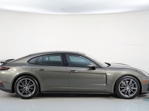 Used 2025 Porsche Panamera w/ Premium Package image 53