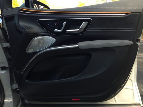 Used 2023 Mercedes-Benz EQS 580 4MATIC SUV image 24