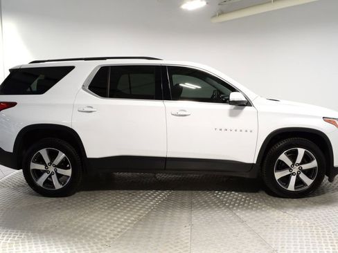 Used 2021 Chevrolet Traverse LT w/ LT Premium Package image 6