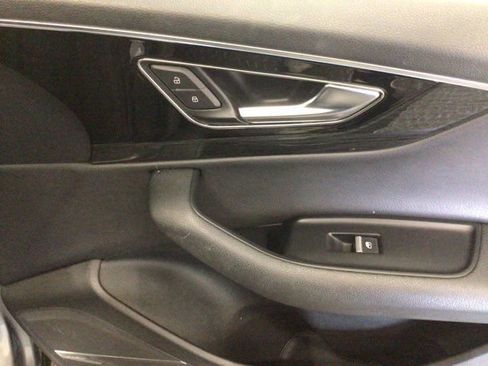 Used 2017 Audi Q7 3.0T Premium Plus w/ Premium Plus Package AWD/4WD image 13