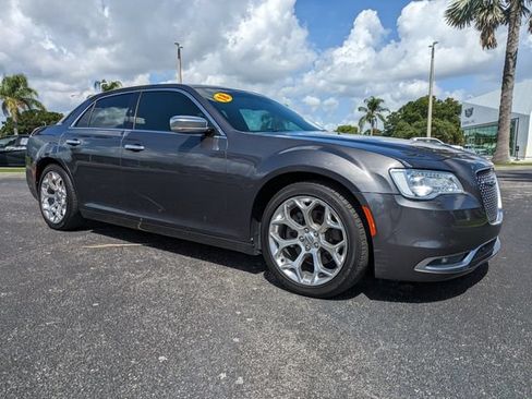 Used 2018 Chrysler 300 C w/ Sun, Sound & Nav Package RWD image 2