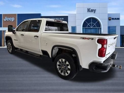 Used 2022 Chevrolet Silverado 2500 Custom w/ Custom Convenience Package AWD/4WD image 4