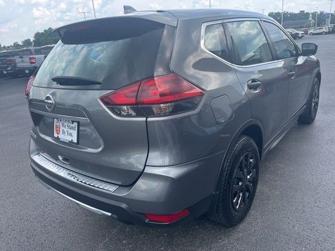 Used 2019 Nissan Rogue S image 5