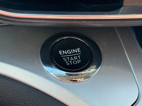 Certified 2022 Ford Explorer XLT w/ Equipment Group 202A image 35