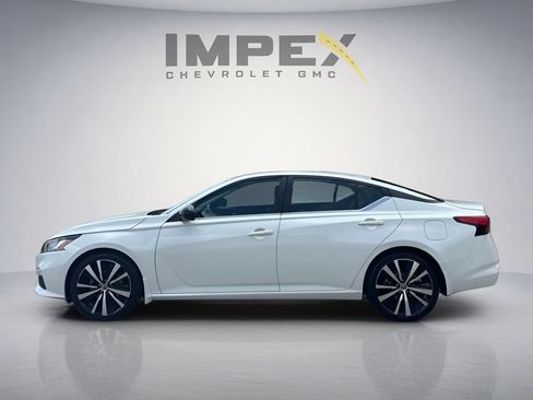 Used 2020 Nissan Altima 2.5 SR FWD image 2