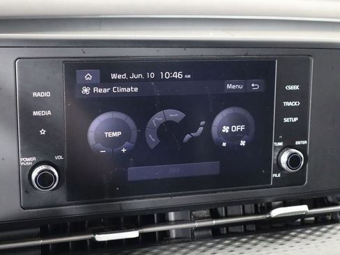 Used 2023 Kia Carnival LX FWD image 33