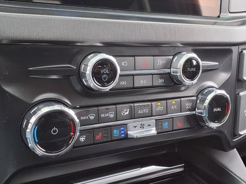 New 2026 Ford F250 Platinum AWD/4WD image 17